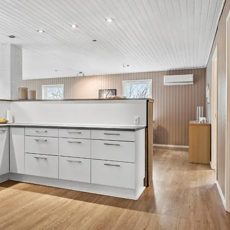 3 Bedroom Pet Friendly In *