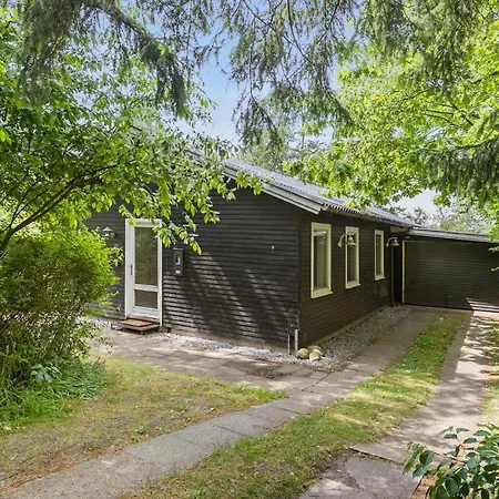 3 Bedroom Pet Friendly In *