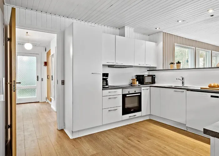 3 Bedroom Pet Friendly In Hojslev