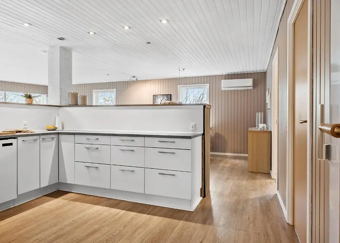 3 Bedroom Pet Friendly In *