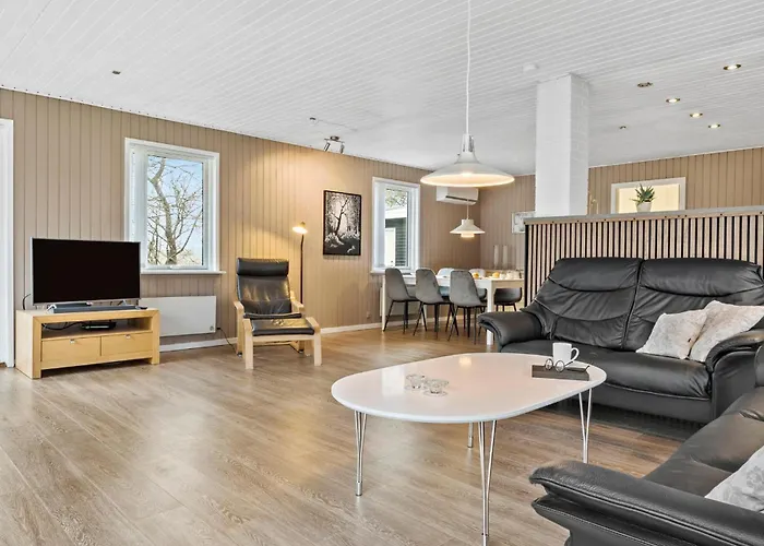 3 Bedroom Pet Friendly In *