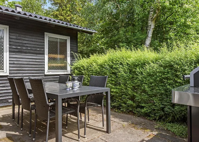 3 Bedroom Pet Friendly In *
