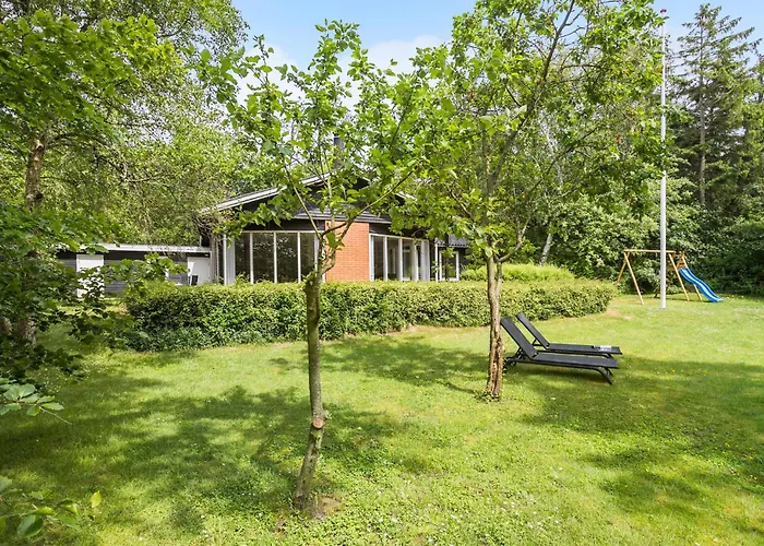 Holiday home 3 Bedroom Pet Friendly In *